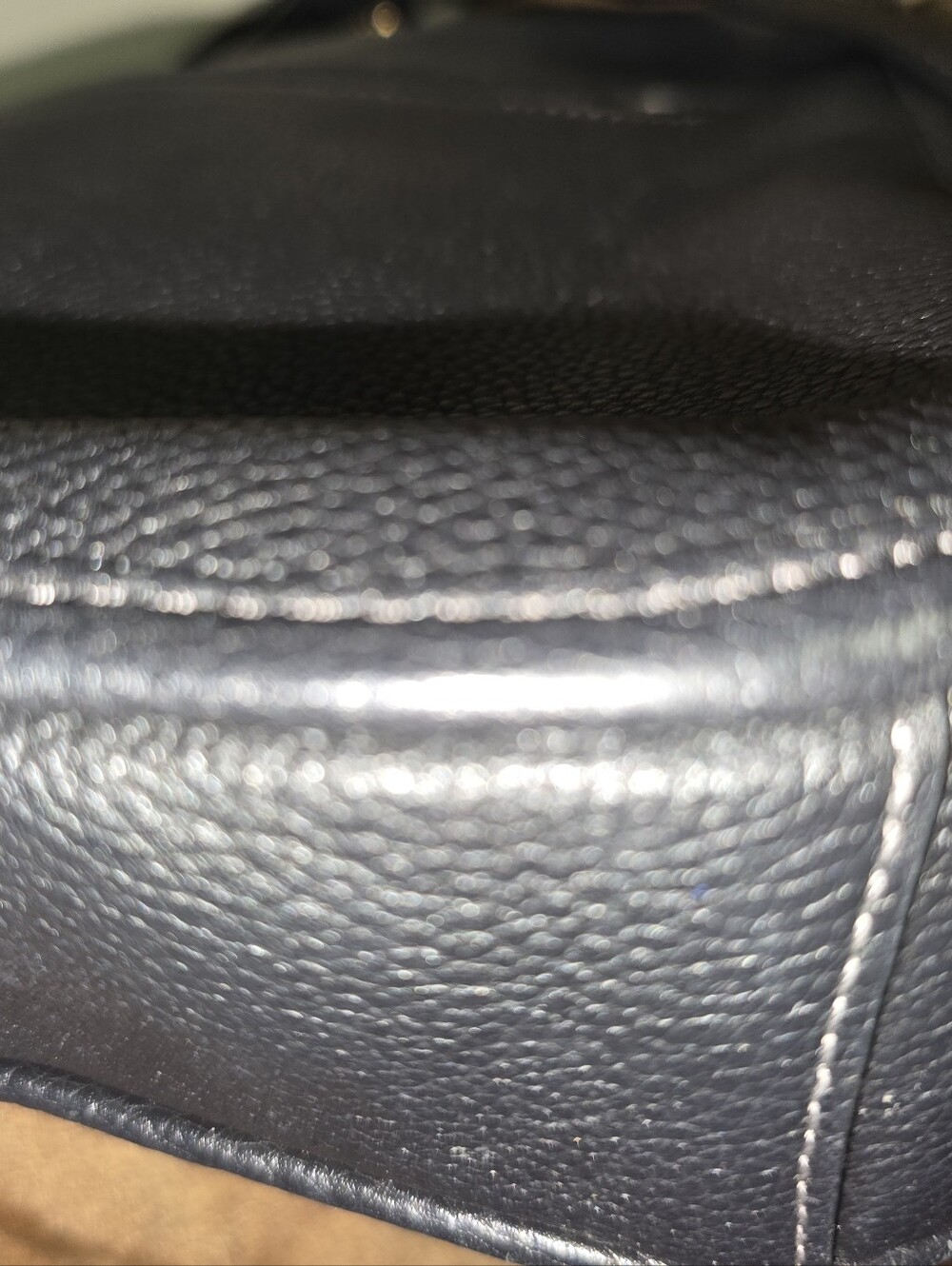 Classic Chaise Black Leather Crossbody Bag - Picture 5 of 9